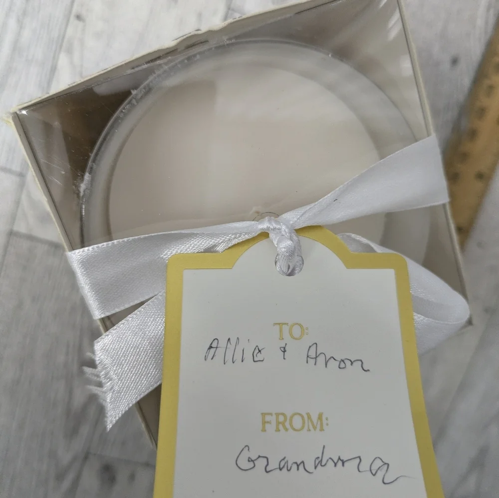 Lilac Fields Scented Candle - White and Cream